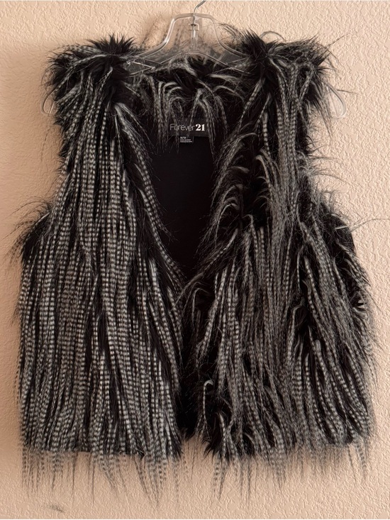 Forever 21 Jackets & Blazers - High Pile Fur Vest